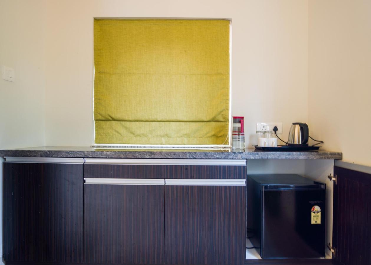 Marine Studios By Le Pension Stays Marmagao Bagian luar foto
