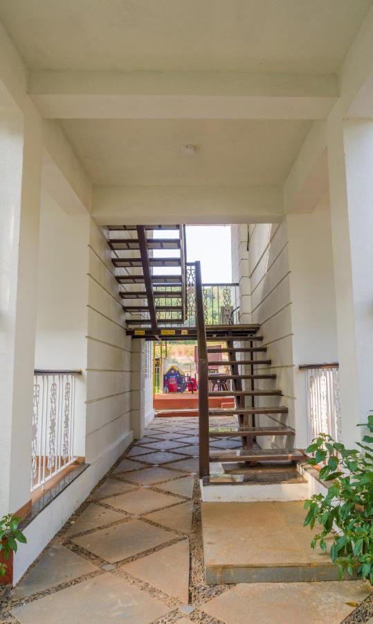 Marine Studios By Le Pension Stays Marmagao Bagian luar foto
